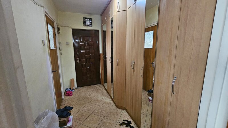 Titan, Ozana, Metrou 1 Decembrie la 5 minute, 3/4, reabilitat, liber,